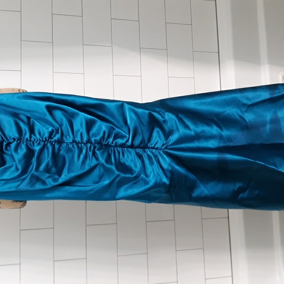 Jessica McClintock for Gunne Sax 3/4 turquoise backless mermaid halter dress - Picture 3 of 12